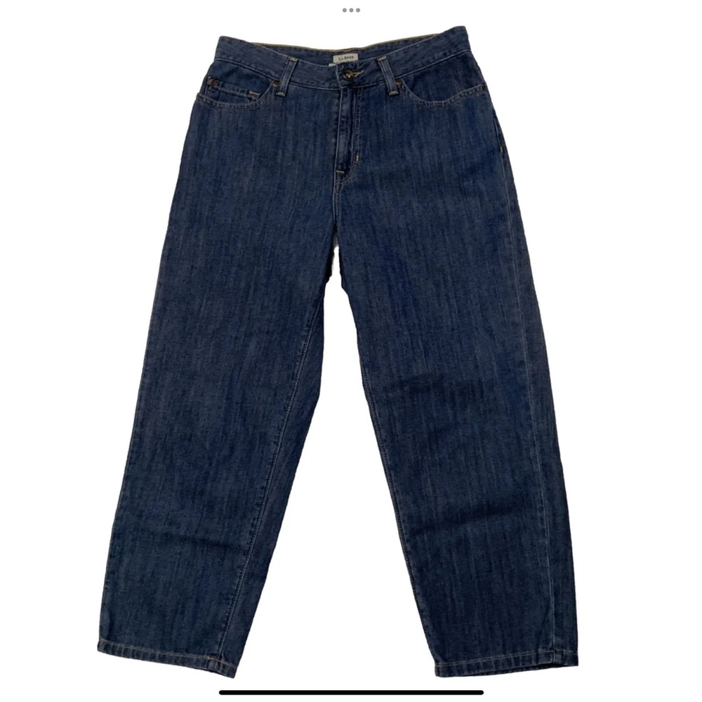 L.L. Bean Classic Fit Jeans Sz 4 
Item ID# 286348 Straight Leg Light Wash Denim
